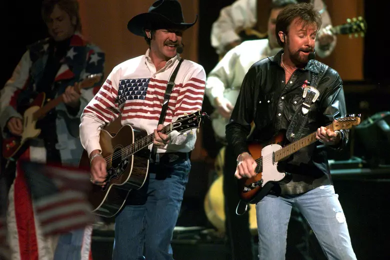Brooks & Dunn performing on tour